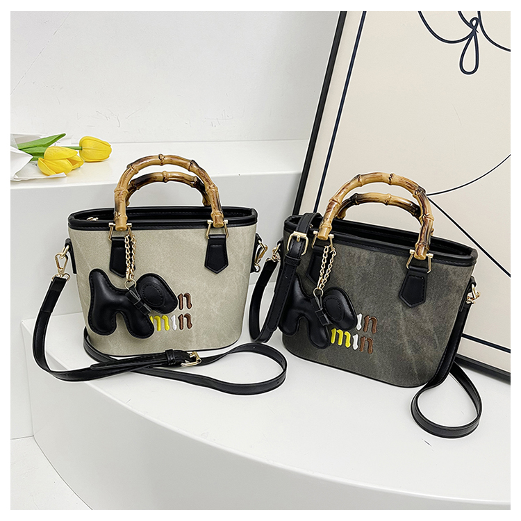 CR8913Black-8025-1