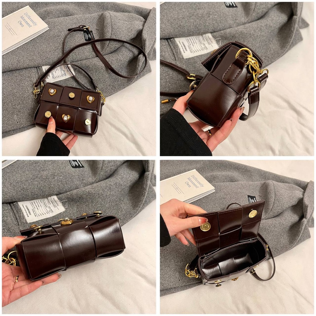 CR9122Black-630