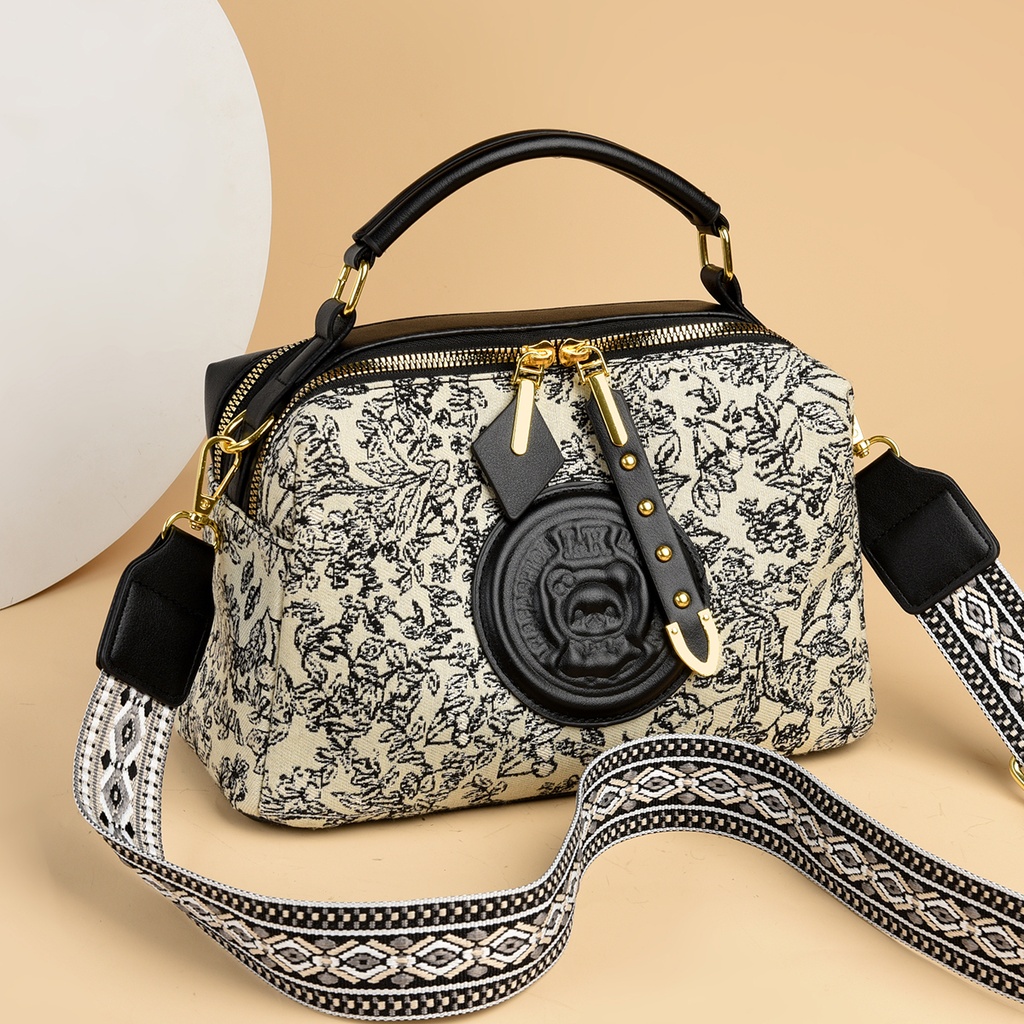 CR8856Black-199