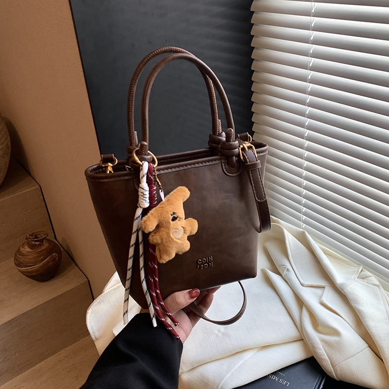 CR8992Brown-8362